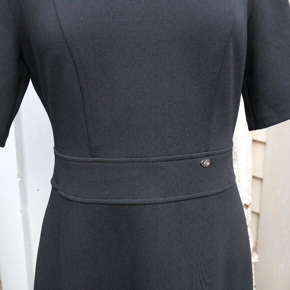 Zarina Black Slight V-Neck Stretch Crepe Shortsleeve A-Line Dress Sz 42 (US 12) - Picture 2 of 8